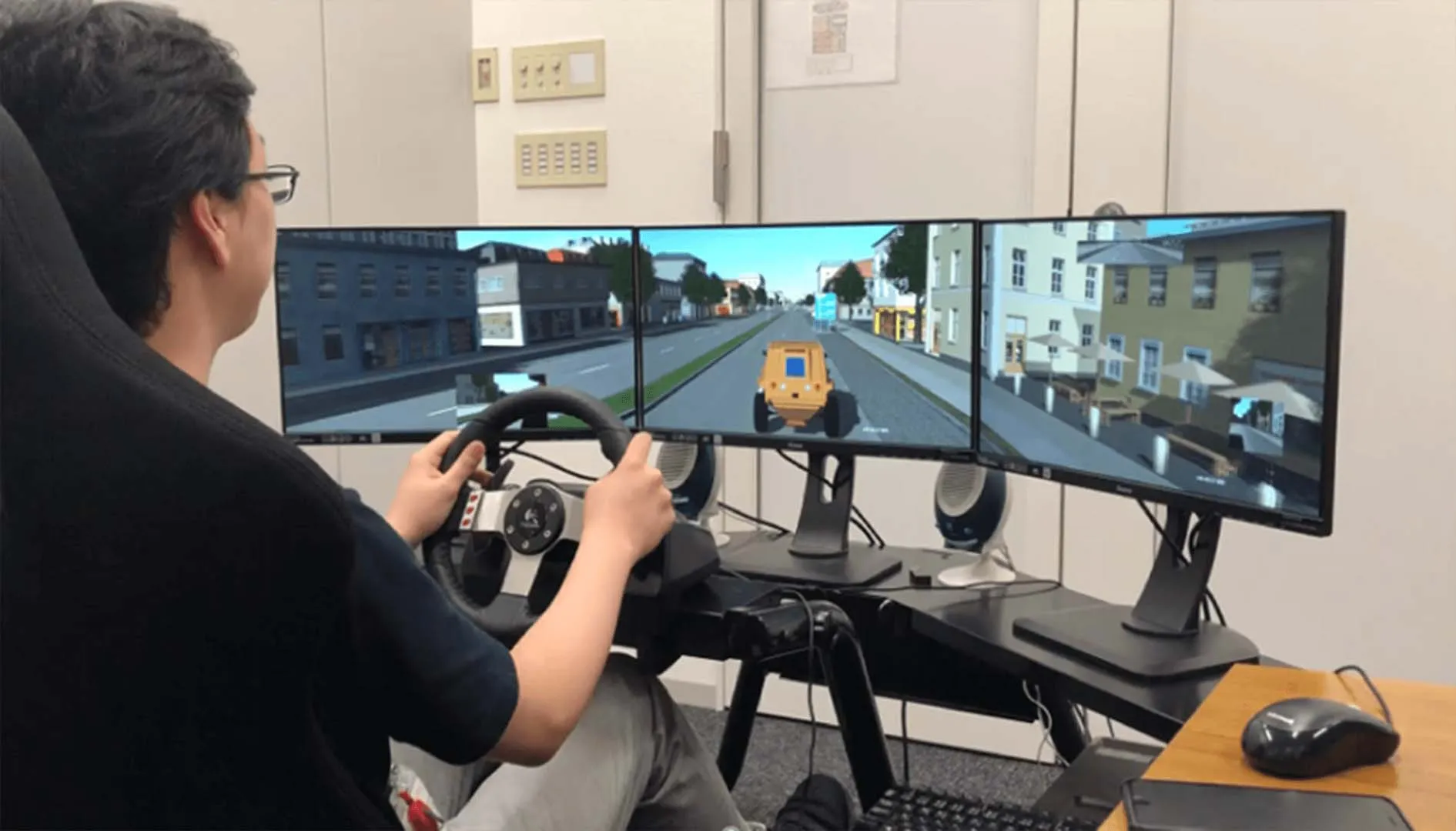 Hexagon MI Adams RT on Desk Simulator Image EN.jpg